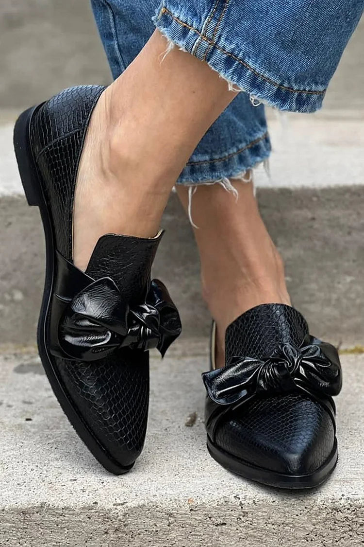 Georgia™ | Black Loafer With Shiny Bow