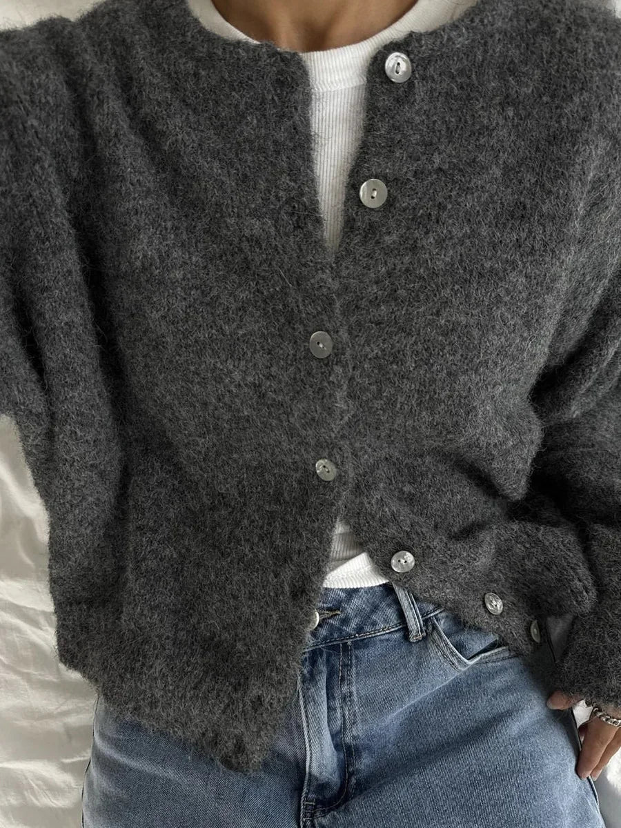 Amara™ – Elegant Knit Cardigan
