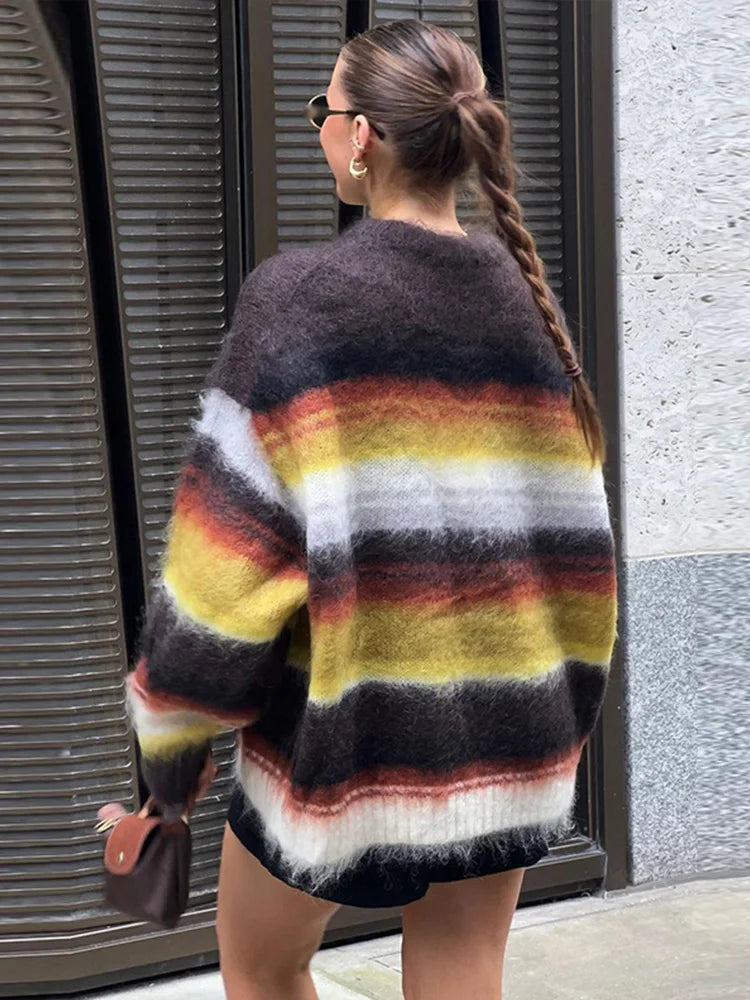Ariana™ – Oversized Multicolor Striped Sweater
