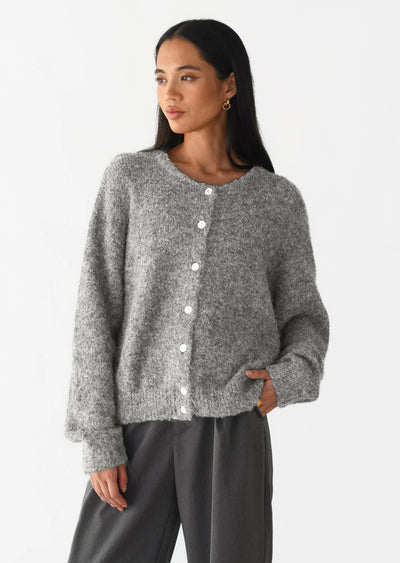 Amara™ – Elegant Knit Cardigan