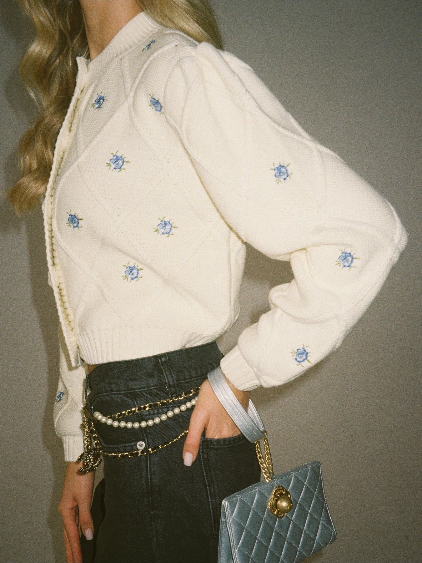 Fiorella™ – Cardigan Ricamato a Fiori