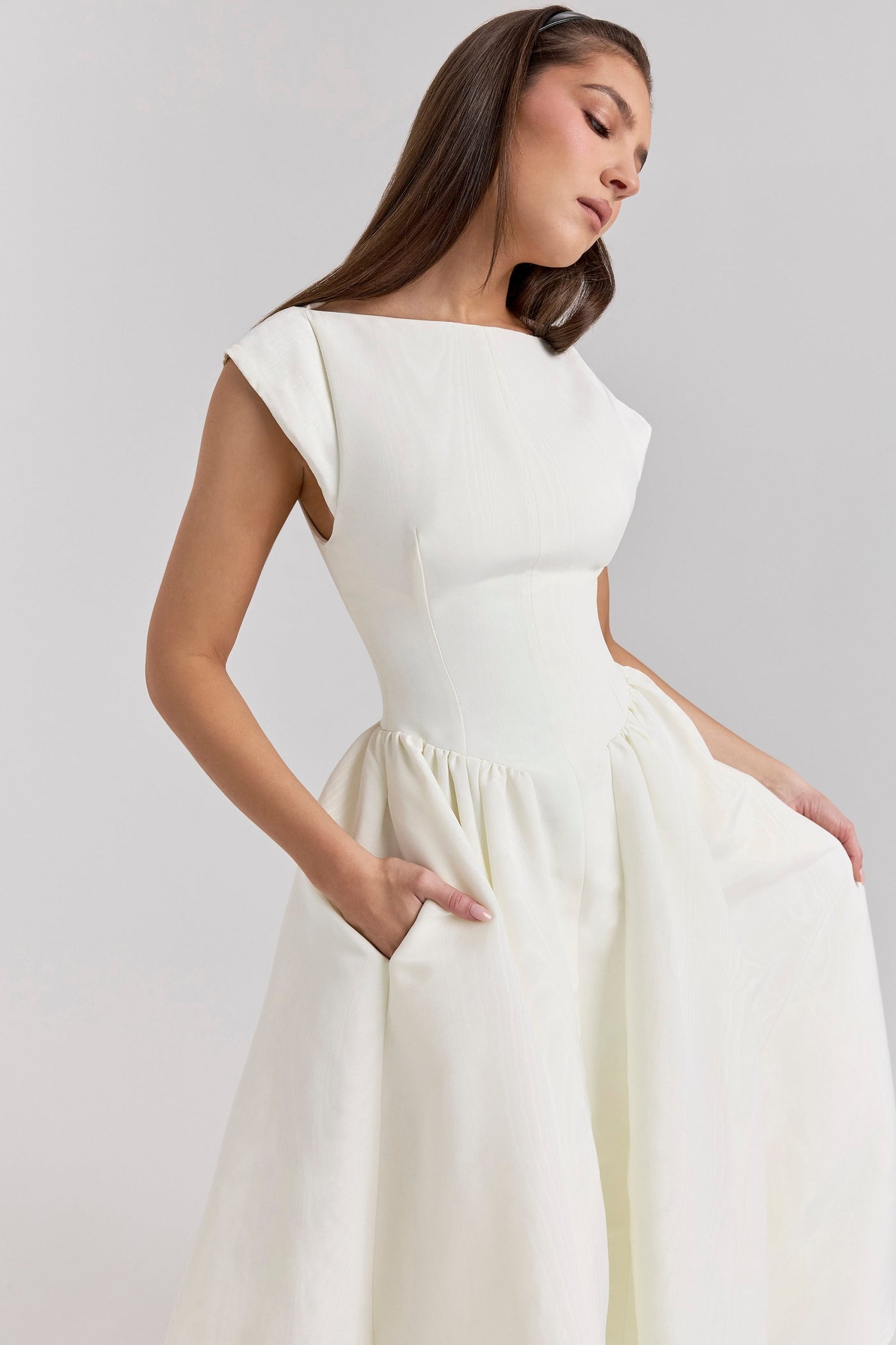 Paula™ - Dress with Open Back